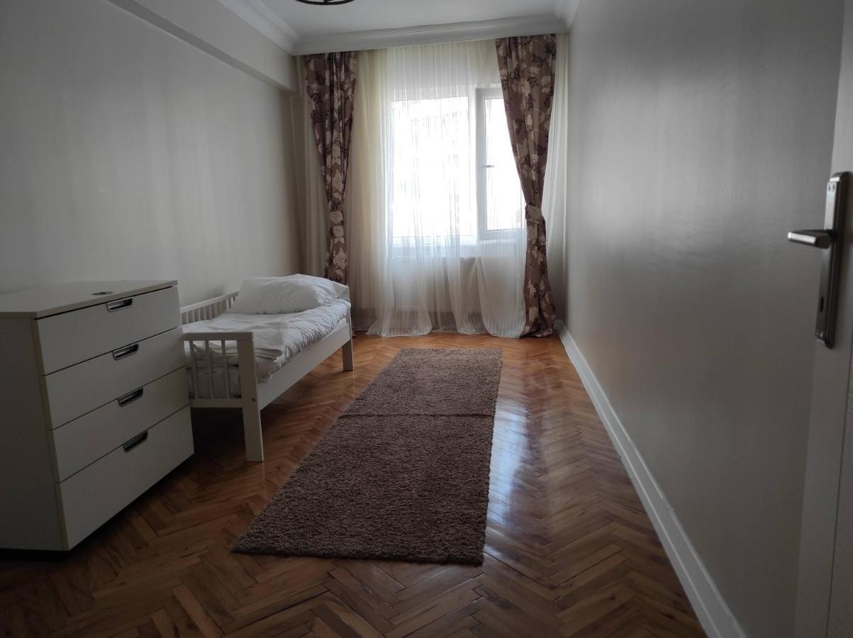 Appartement 5 Minutes To Subway à Istambul Extérieur photo